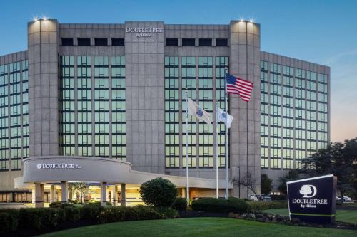 Cherry Hill Hotel | Discover Comfort at DoubleTree by Hilton Cherry Hill