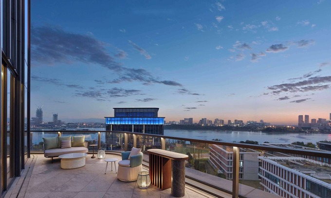 Shuangliu District Hotel | Discover Doubletree By Hilton Chengdu Xinglong Lake Retreat