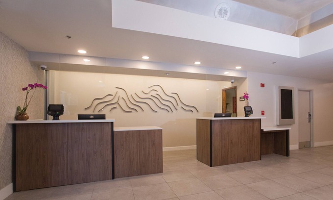 Chico Hotel | Relax at DoubleTree by Hilton Chico: 4-Star Comfort & Amenities
