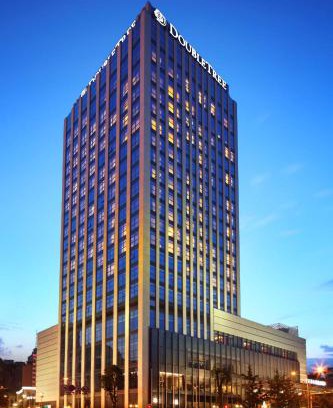 Taibai Hotel | Discover DoubleTree by Hilton Chongqing Wanzhou with Pool & Spa