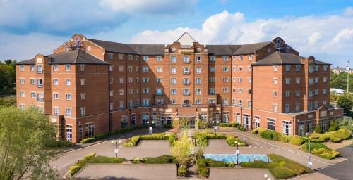Stone Hotel | Relax at DoubleTree by Hilton Dartford Bridge with Pool & Spa