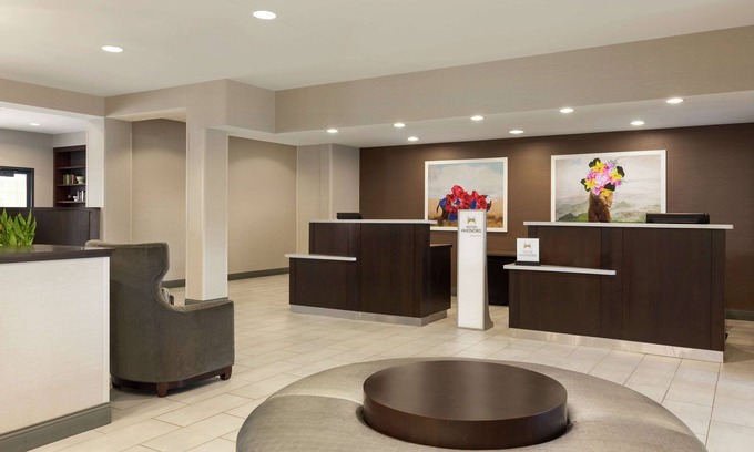 Novi Hotel | Relax at DoubleTree by Hilton Detroit Novi - 4-Star Stay