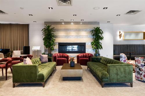 Fairfield Hotel | Relax at DoubleTree by Hilton Fairfield Hotel & Suites