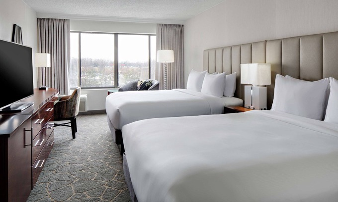 Fairfield Hotel | Relax at DoubleTree by Hilton Fairfield: Family-Friendly Suites