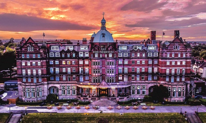 Harrogate City Centre Hotel | Elegant DoubleTree by Hilton Harrogate Hotel & Spa Retreat