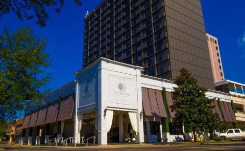 Capitol Hill Hotel | Discover DoubleTree by Hilton Tallahassee: Family-Friendly Stay