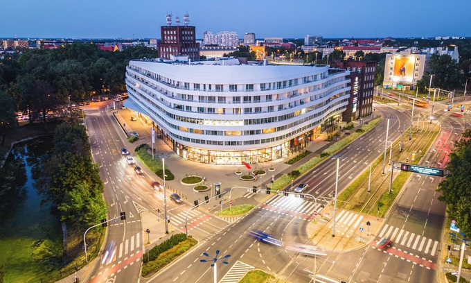 Wroclaw City Center Hotel | 5-Star DoubleTree by Hilton Wroclaw with Spa & Pool Access