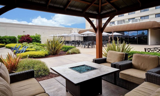 Pleasanton Hotel | Discover Comfort at DoubleTree by Hilton Pleasanton