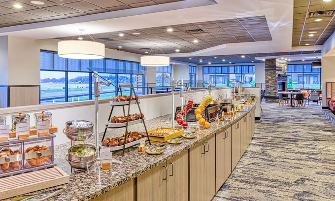 Port Huron Hotel | Relax at DoubleTree by Hilton Hotel Port Huron - 4 Star Stay