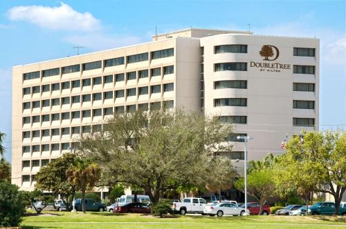 Southeast Houston Hotel | Comfort and Quality at DoubleTree by Hilton Hobby Airport