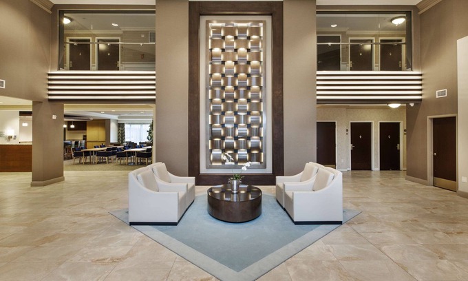 Nanuet Hotel | Inviting DoubleTree by Hilton Nanuet: Relax and Unwind