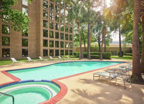 Houston Hotel | Discover Comfort at DoubleTree by Hilton Houston Airport