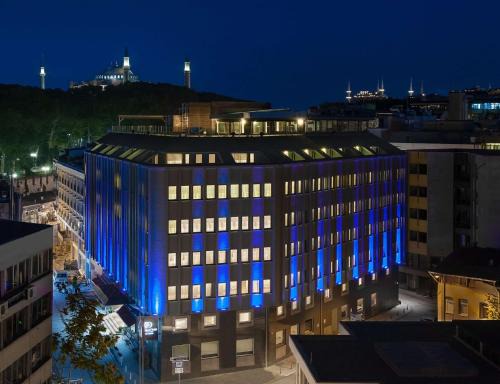 Cagaloglu Hotel | Elegant DoubleTree by Hilton Istanbul - Sirkeci, Rated 9.3