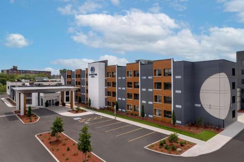 Kingston Hotel | Discover DoubleTree by Hilton Kingston: Pet-Friendly Escape