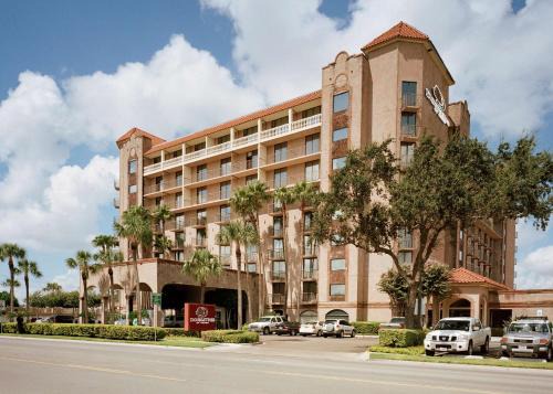 McAllen Hotel | Relaxing Stay at Doubletree by Hilton McAllen with Pool & Spa