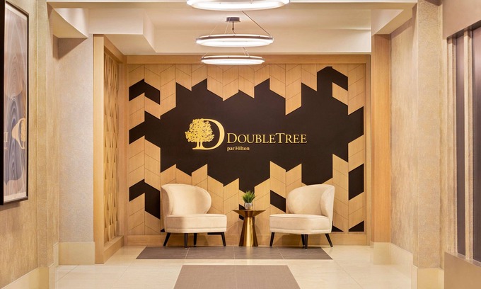 Pointe Claire Hotel | Stay at DoubleTree by Hilton Pointe Claire: Family-Friendly Oasis