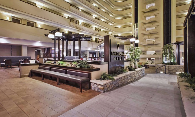 Historic Rapid City Hotel | Experience Holiday Inn Rapid City-Rushmore Plaza Comfort