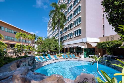 Santurce Resort | Explore DoubleTree by Hilton San Juan with Oceanfront Spa