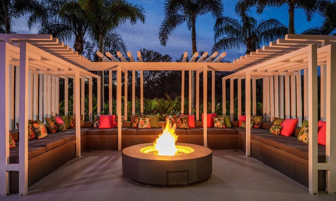Trailer Estates Hotel | Relax at DoubleTree by Hilton Sarasota Bradenton Airport