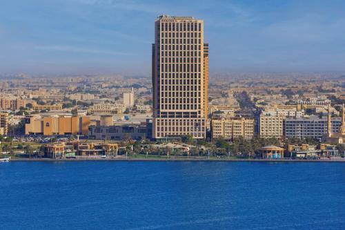 Al Majaz Hotel | Experience Oceanfront Relaxation at DoubleTree by Hilton Sharjah