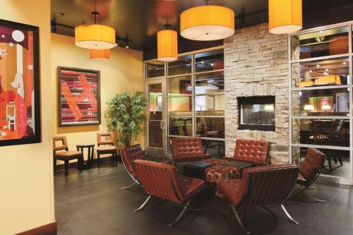 Springfield Hotel | Relax at DoubleTree by Hilton Springfield - Oceanfront Oasis
