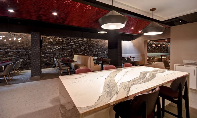 Airport Township Hotel | Relax at DoubleTree by Hilton St. Louis Airport - 4 Stars