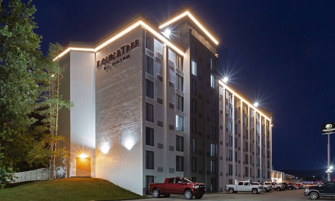 Strabane Hotel | Discover DoubleTree by Hilton Pittsburgh - Family-Friendly Retreat