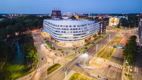 Wroclaw City Center Hotel | Experience DoubleTree by Hilton Wroclaw: 5-Star Comfort & Spa