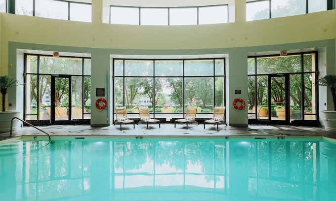 Downers Grove Hotel | Inviting DoubleTree Suites by Hilton: Pool, Spa & Dining