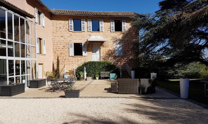 Denice House | Discover Douceurs des vignes du Vivian: Rated 9.4/10