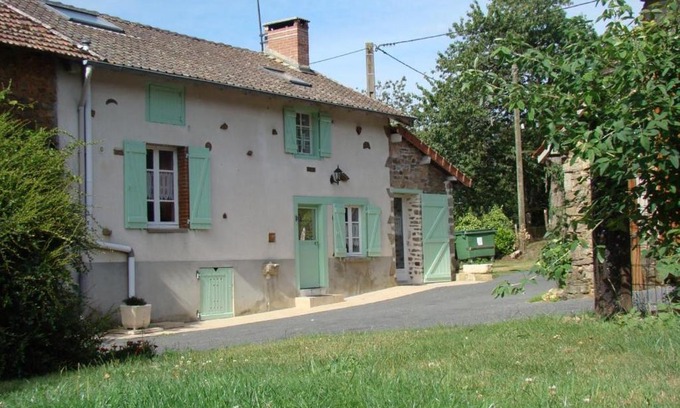 Le Chatenet-en-Dognon House | Oceanfront Family Retreat at Doueineix with Scenic Views