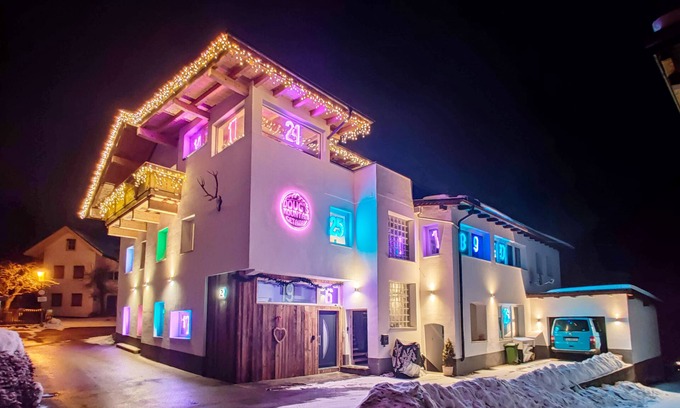 Medraz Ski Chalet | Doug's Mountain Getaway: Family-Friendly Retreat with Pool