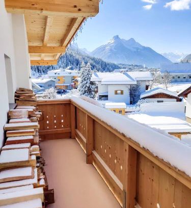 Medraz Ski Chalet | Exclusive Doug's Mountain Getaway with Oceanfront Amenities