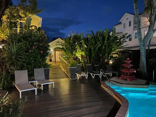 Uptown - Upper Duval Hotel | Discover Douglas House: Pet Friendly with Ocean Views
