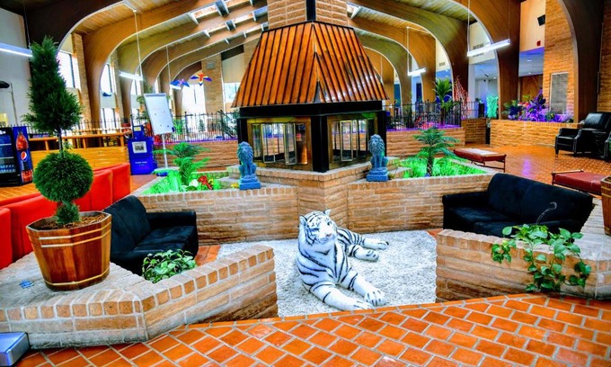 Douglas Hotel | Relax at Douglas Inn and Conference Center with Ocean Views