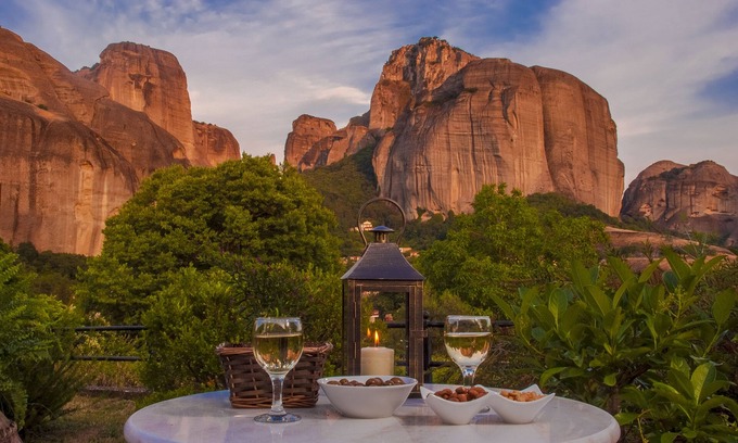 Kastraki Hotel | Experience Doupiani House Hotel: Family-Friendly Retreat