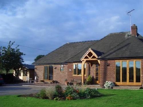 Denstone Bed & Breakfast | Exceptional Dove Meadow: Pet-Friendly Retreat with 9.6 Rating