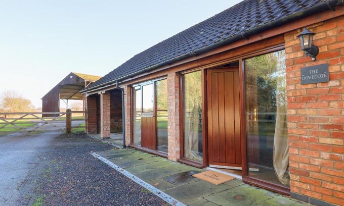 Newark House | Discover Dovecote Field House Farm - 4-Star Family Retreat
