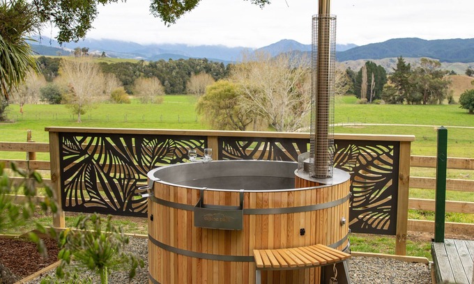 Ngatimoti Other | Inviting Country Cottage with Breakfast and Kitchen Awaits