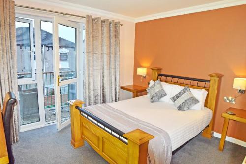 Cleethorpes Hotel | Discover Dovedale Hotel & Restaurant with Oceanfront Views