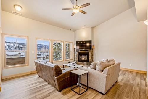 Dover Bay Apartment | Explore Dover Bay Beauty with Family-Friendly Amenities