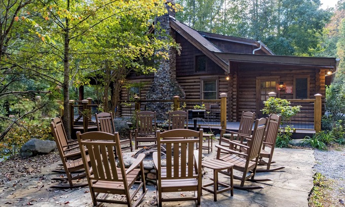 Rocky Grove Cabin | Experience Down The Creek: Ideal Gatlinburg Cabin Retreat