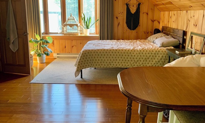 Southern Coast Apartment | Cozy 2 BR Retreat Near Bayview Beach with Ocean View