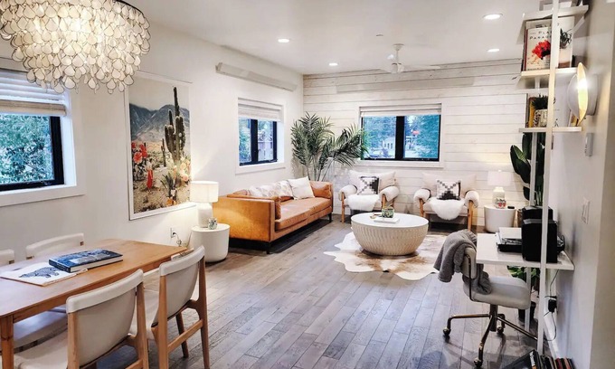 Pinedale Apartment | Prime Downtown 2BD Apt with Pool and Pet-Friendly Options