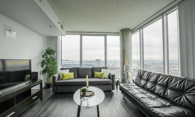 Downtown West Apartment | Pet-Friendly 2BR Apartment near Convention Center Awaits