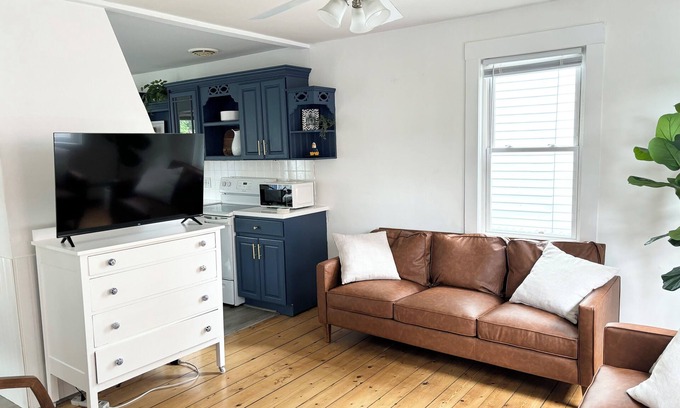 Bristol House | Prime Location: Just 3 Blocks to the Ocean!