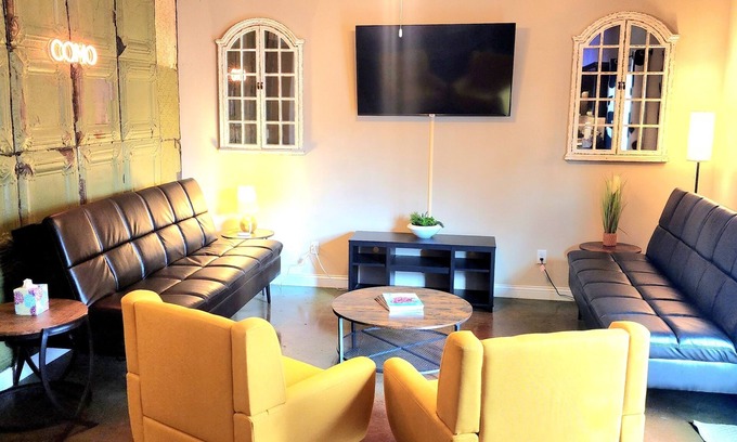 Columbia Apartment | Downtown 9th St. 4 Bedroom Loft