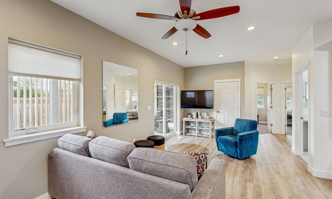 North Star House | Downtown Anchorage Retreat – 2 Full Kitchens, Coffee Bar & Wheelchair Accessible