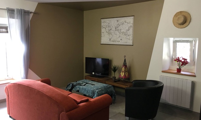 Tain-l'Hermitage Apartment | Tranquil Downtown Apartment Near Rhone Quays - Rated 10/10
