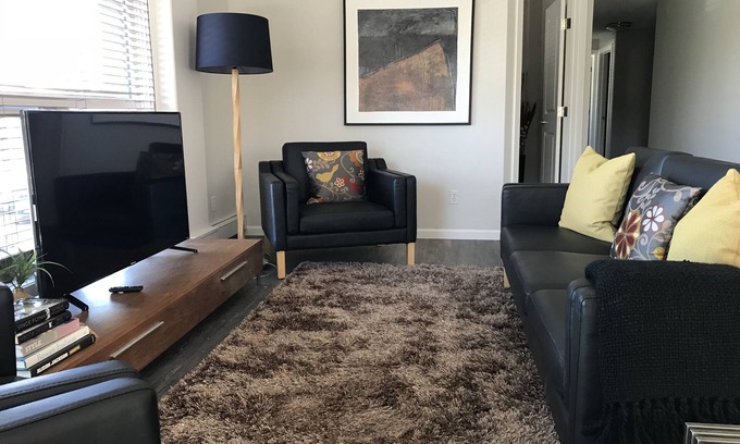 Saskatoon Downtown Apartment | Downtown Apartment: Newly Renovated 2BR with Top Amenities